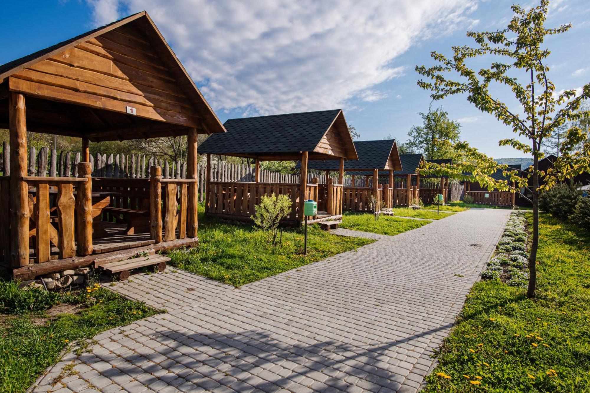 Рибничанка Hotel Skhidnytsia Ngoại thất bức ảnh