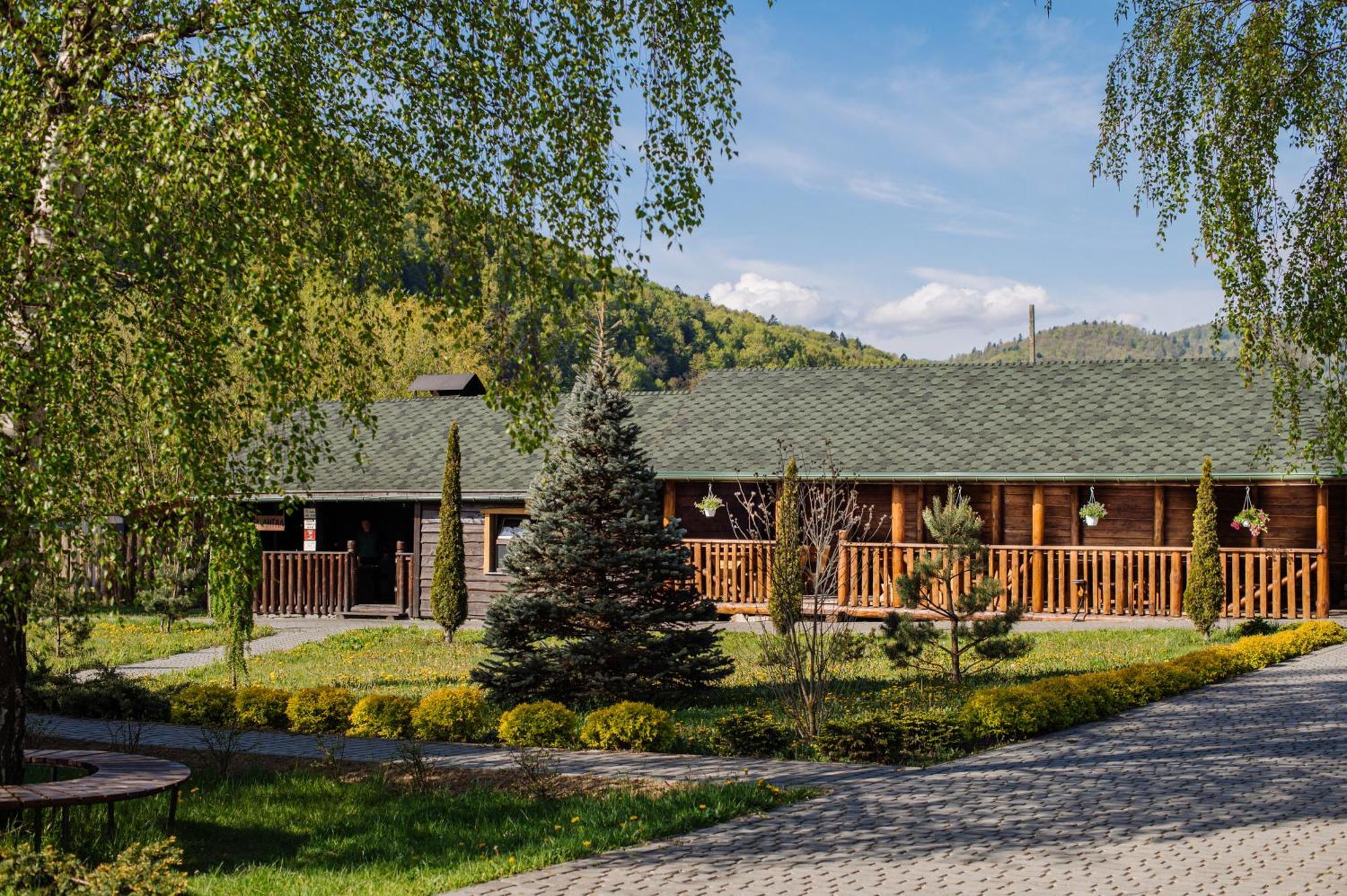 Рибничанка Hotel Skhidnytsia Ngoại thất bức ảnh