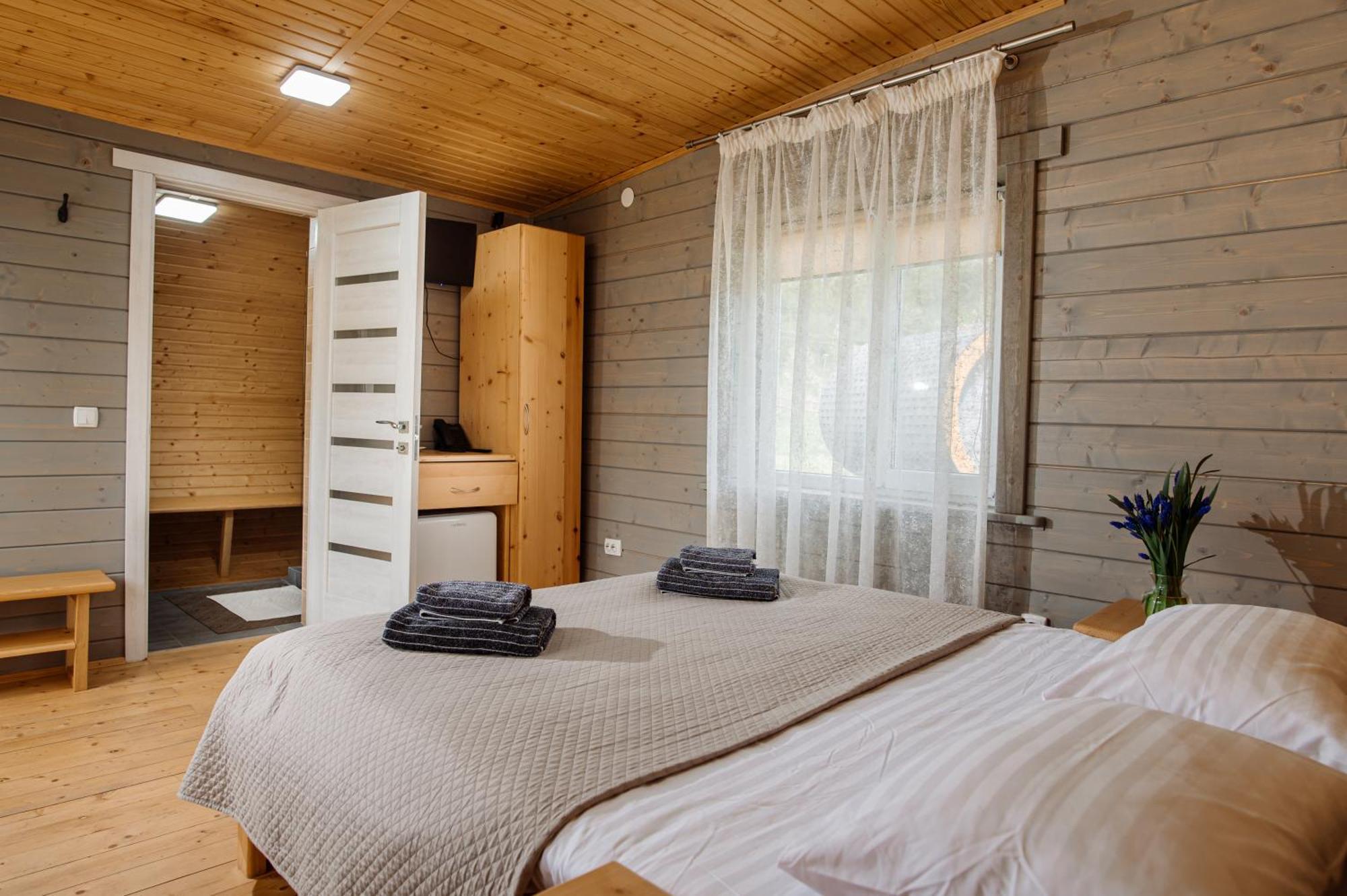 Рибничанка Hotel Skhidnytsia Ngoại thất bức ảnh