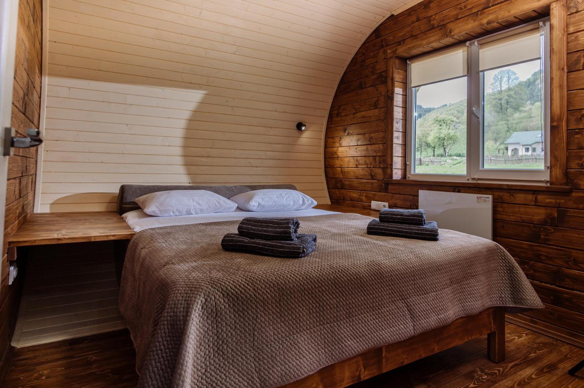Рибничанка Hotel Skhidnytsia Ngoại thất bức ảnh